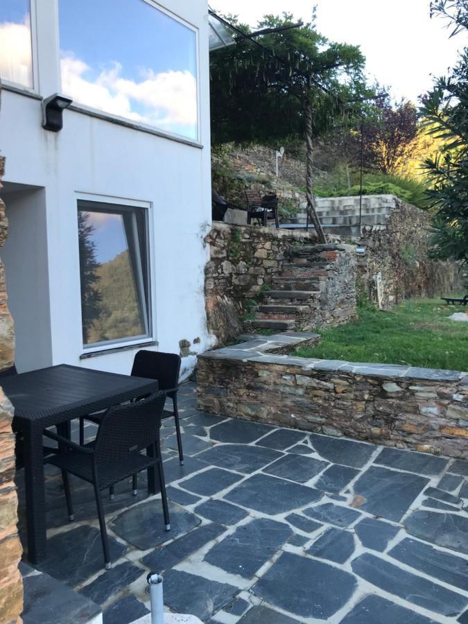 Hostal Casas Do Sinhel Cha de Alvares Exterior foto