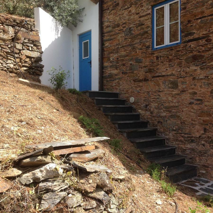 Hostal Casas Do Sinhel Cha de Alvares Exterior foto